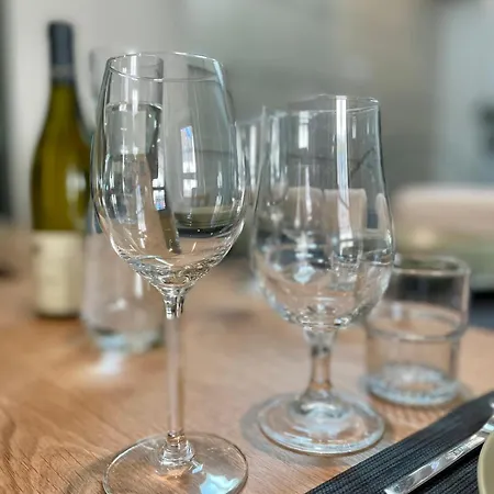 Into The Wine Apartment *