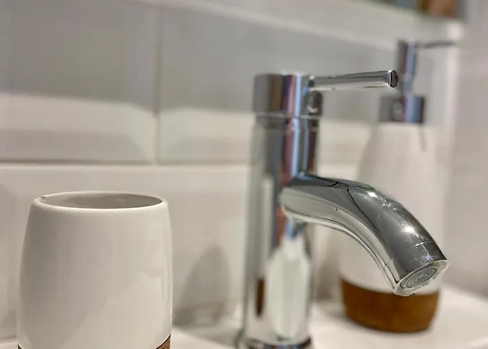 Into The Wine Apartment *