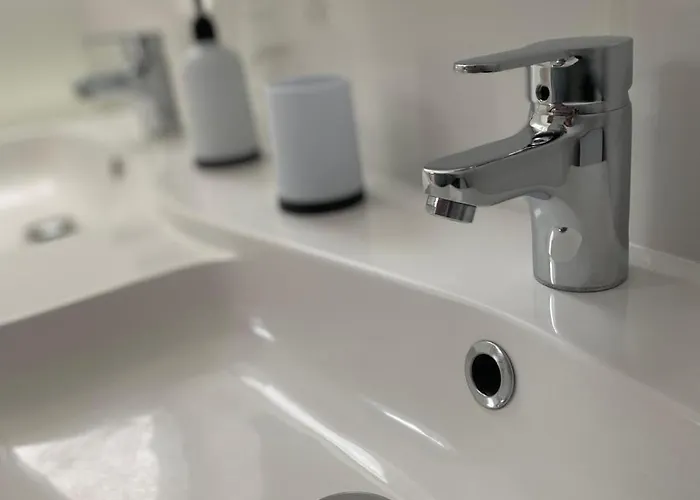 Into The Wine Apartment