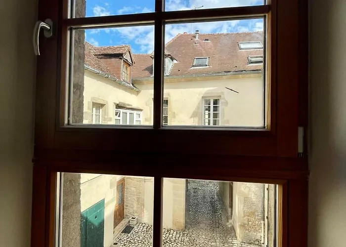 Into The Wine Apartment *