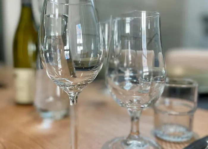 Into The Wine Apartment *